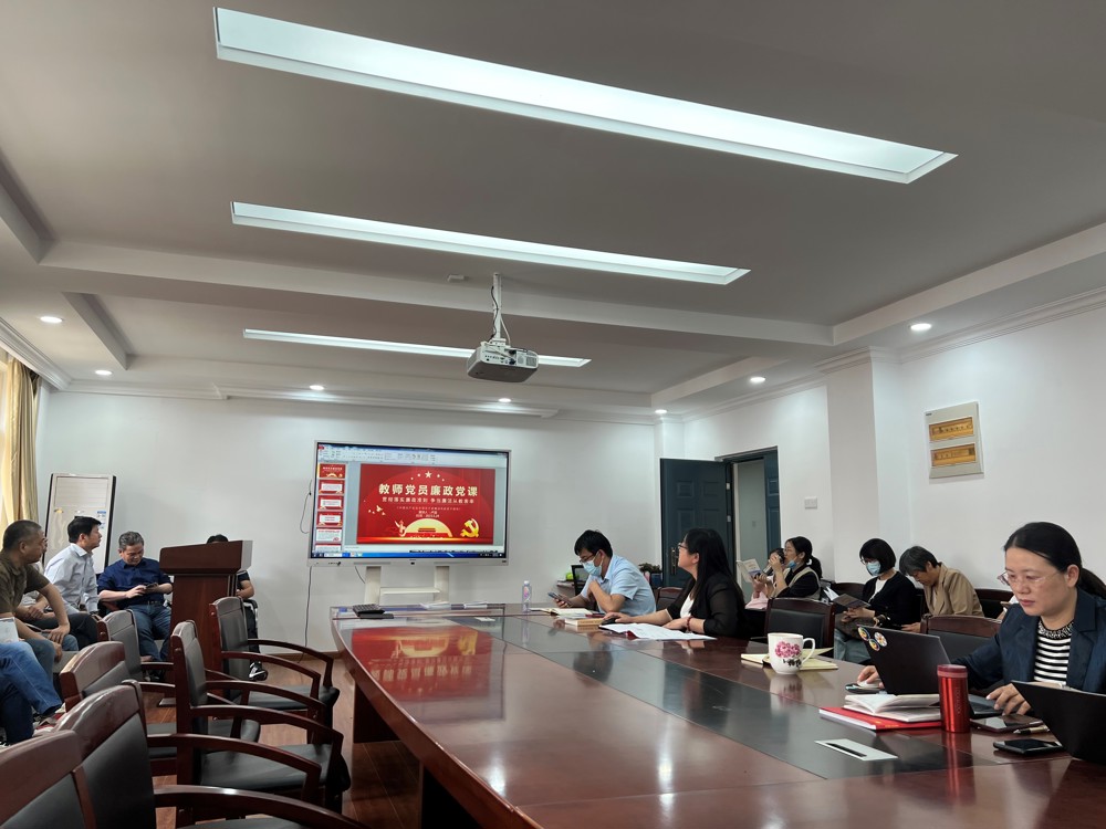 e635624e445540209bbec5aa32455b17.jpg e635624e445540209bbec5aa32455b17.jpg